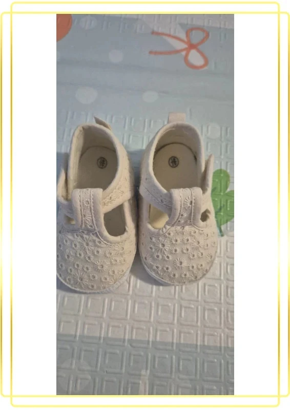 Chaussures bebe fille Taille 18/19